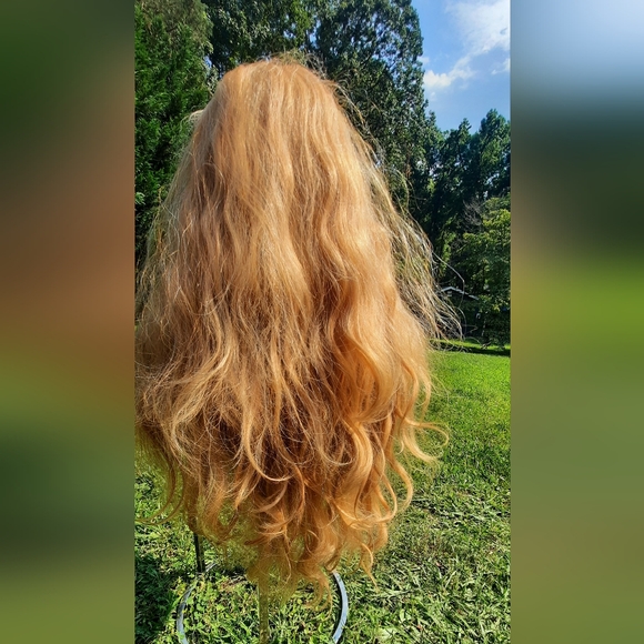 28 inches Full Lace HUMAN HAIR BLEND - Picture 7 of 8